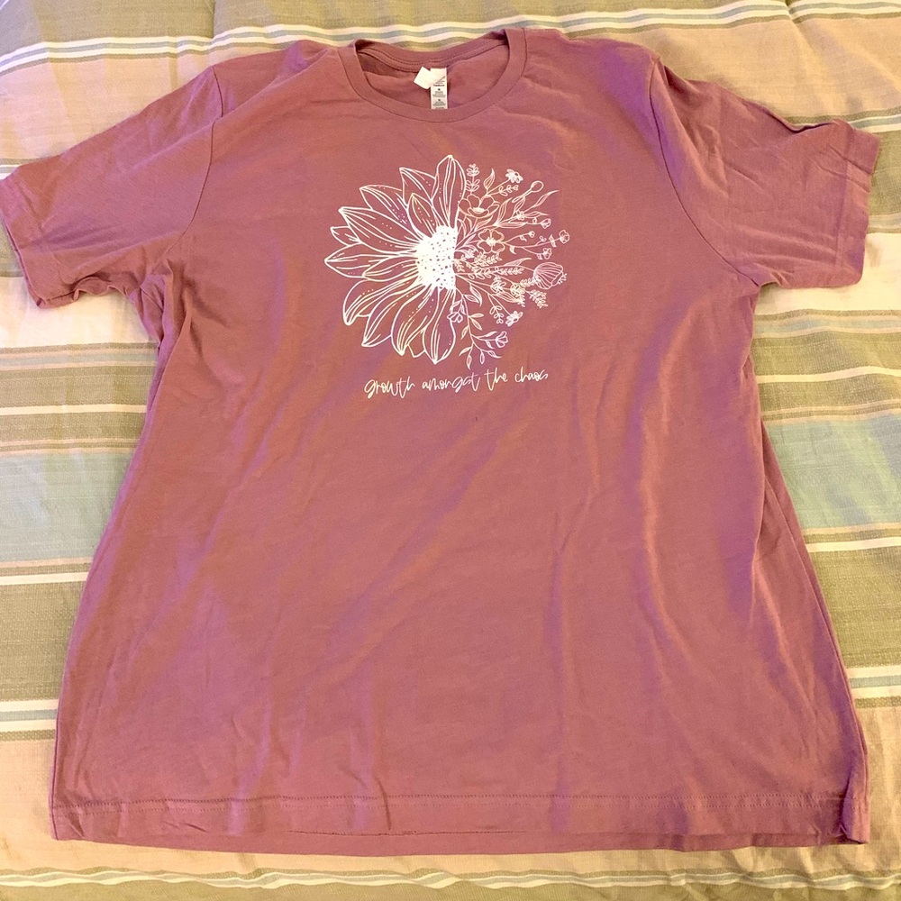 Rose colored T-shirt with flowers and saying. XL